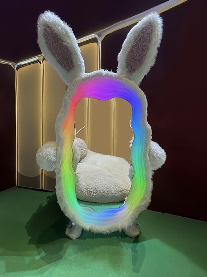 Lustro stojące Led BUNNY 240x150cm